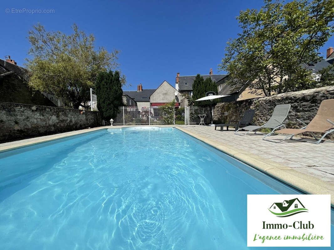 Maison à CHATEAU-CHINON(VILLE)