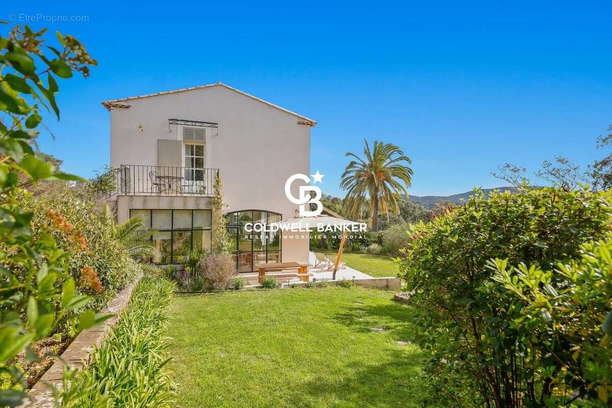 Maison à CARQUEIRANNE