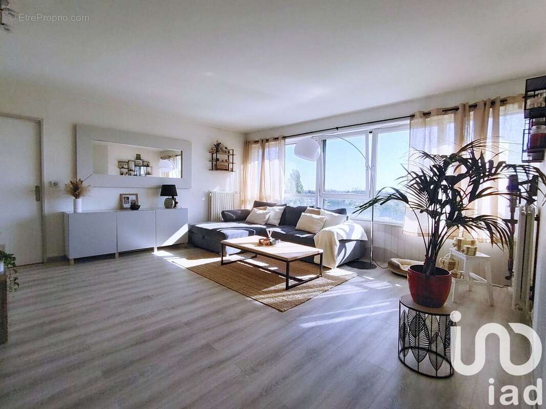 Photo 2 - Appartement à ELANCOURT