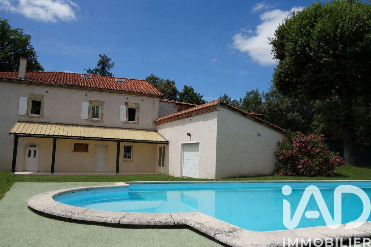 Maison 183 m² à Saint-Jean-De-Thurac  - photo 6