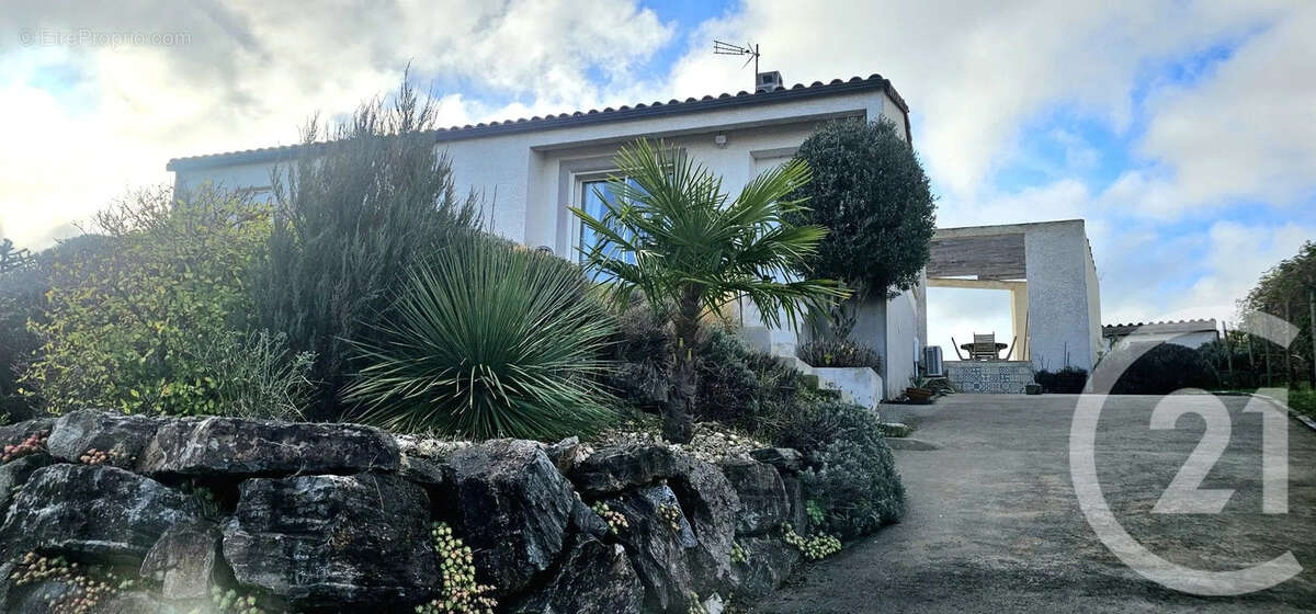 Maison à SALLES-SUR-L'HERS