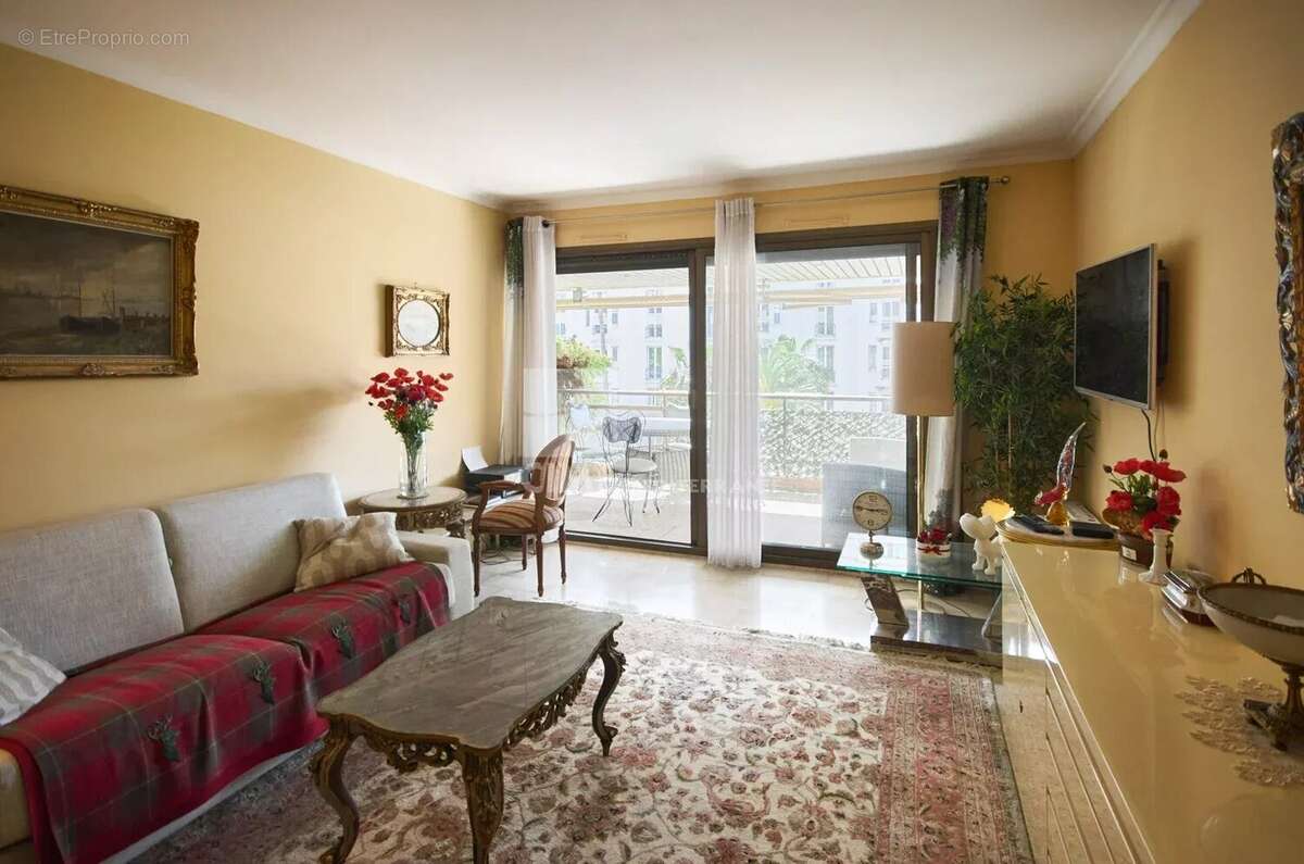 À vendre - Appartement 2 pièces à Cannes, Résidence Le Gray d'Albion - photo 6
