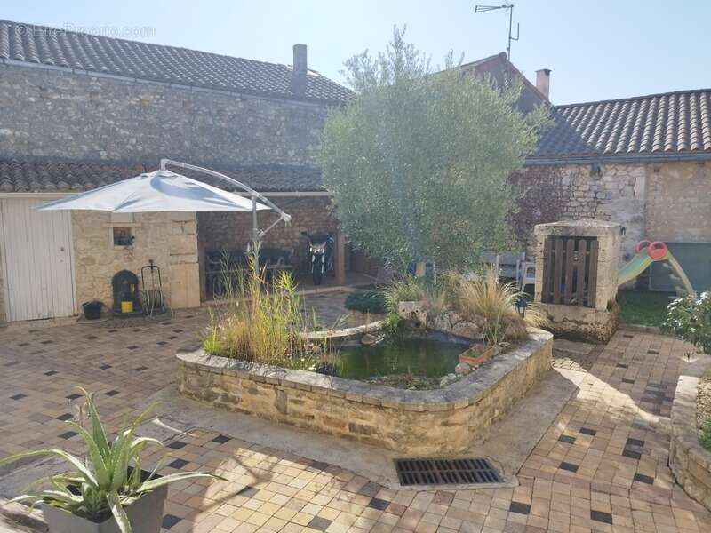 Maison à MORNAC