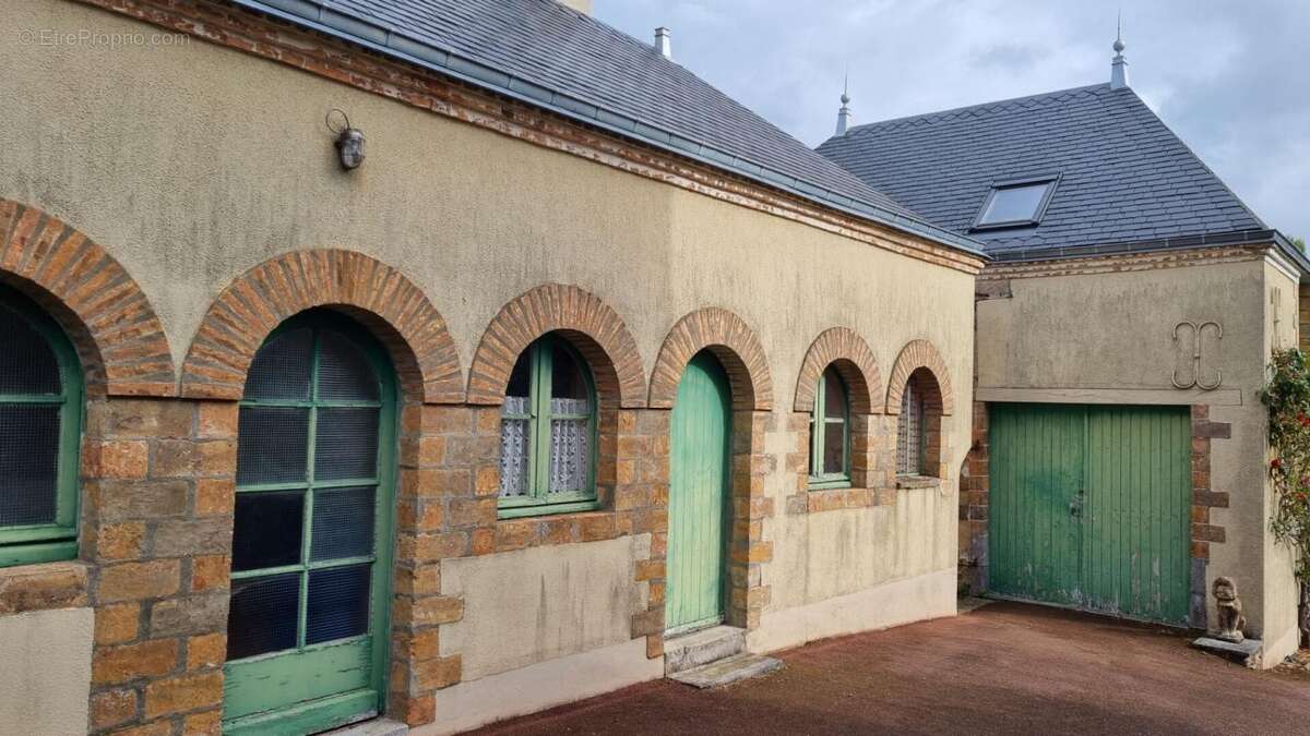 Maison de maître Asnieres Sur Vegre 7 pièce(s) 145 m2 - photo 14