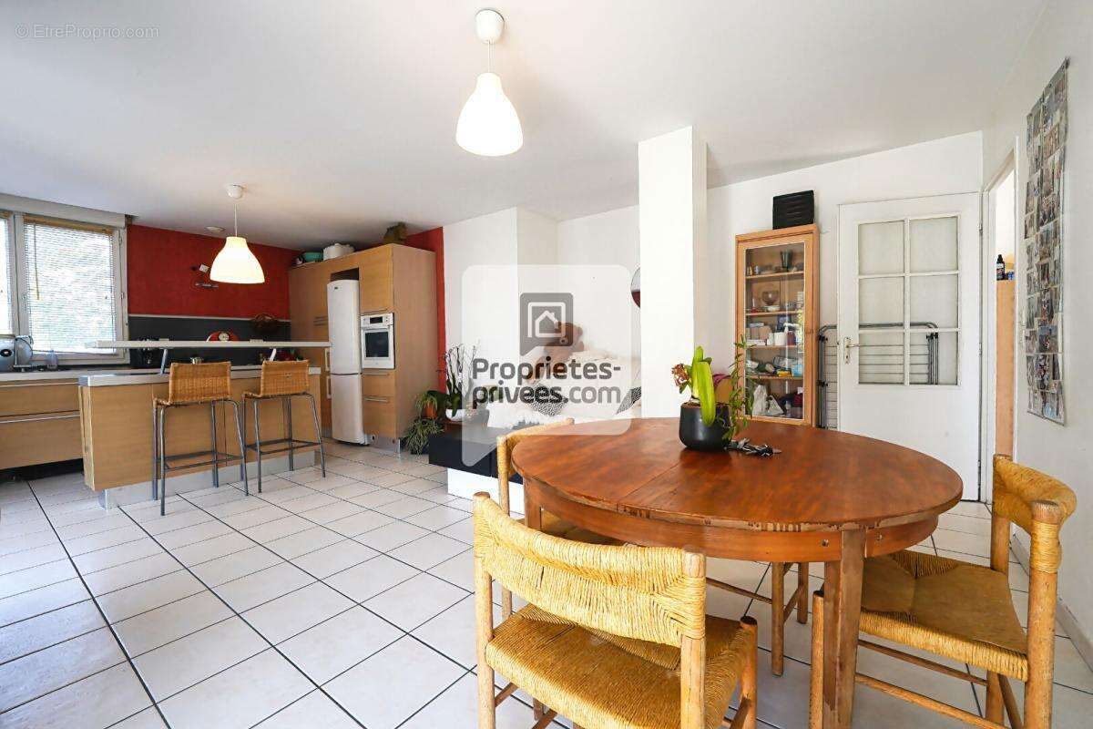 Appartement à SEYSSINET-PARISET
