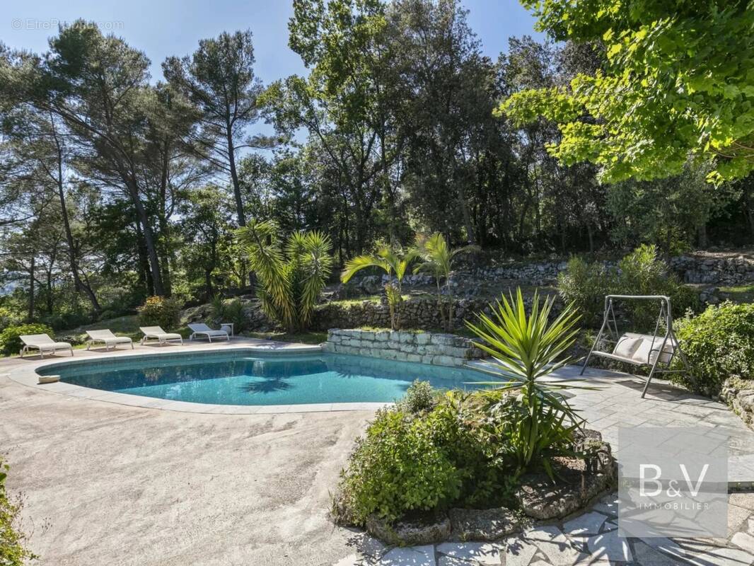 Maison à TOURRETTES-SUR-LOUP