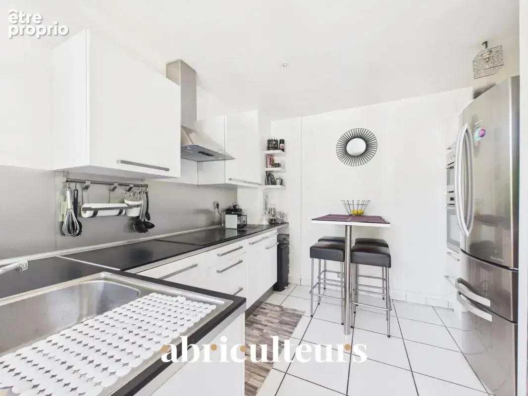 Maison familiale 7 pièces – Jardin sans vis-à-vis, grand garage et potentiel d’aménagement – Châtillon - photo 6