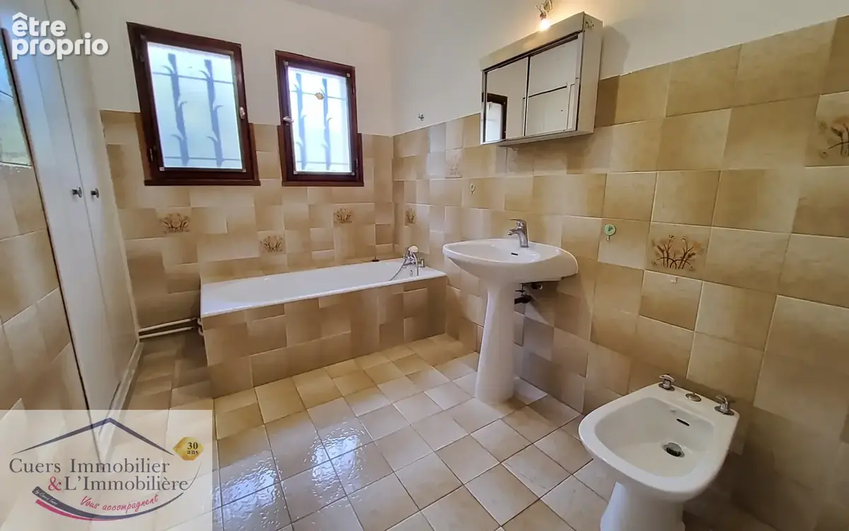 Cuers, villa t5 de plain-pied + garages - photo 13