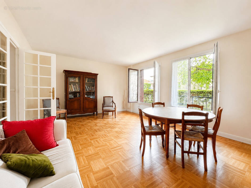 Appartement à SAINT-MAUR-DES-FOSSES