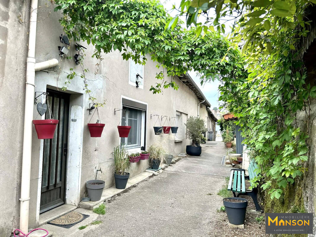 Maison à PULLIGNY