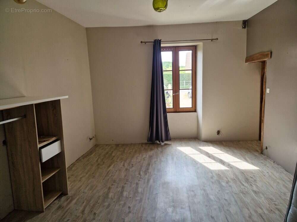 Maison 71 m² à Bethon  - photo 5