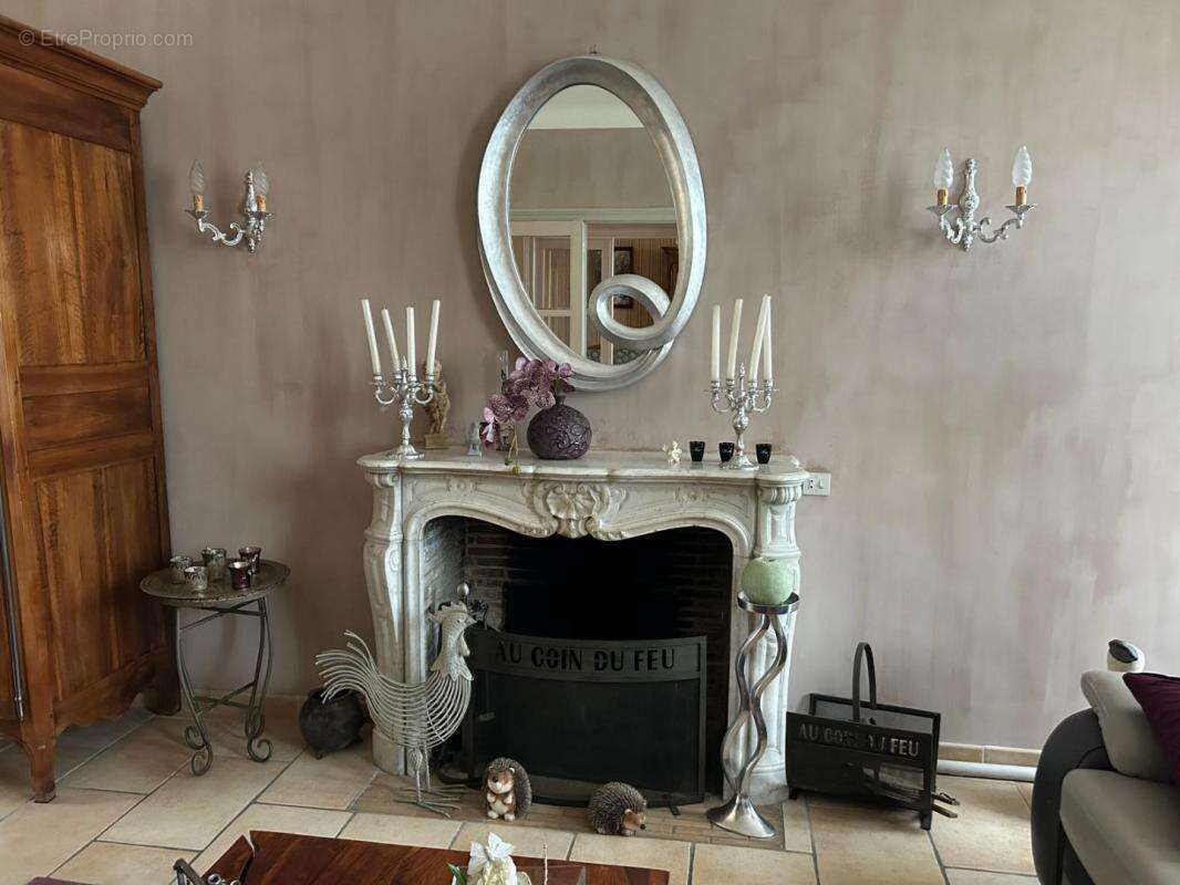 Maison à SAINT-JEAN-D'ANGELY