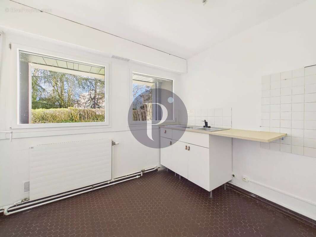 Appartement à VERRIERES-LE-BUISSON