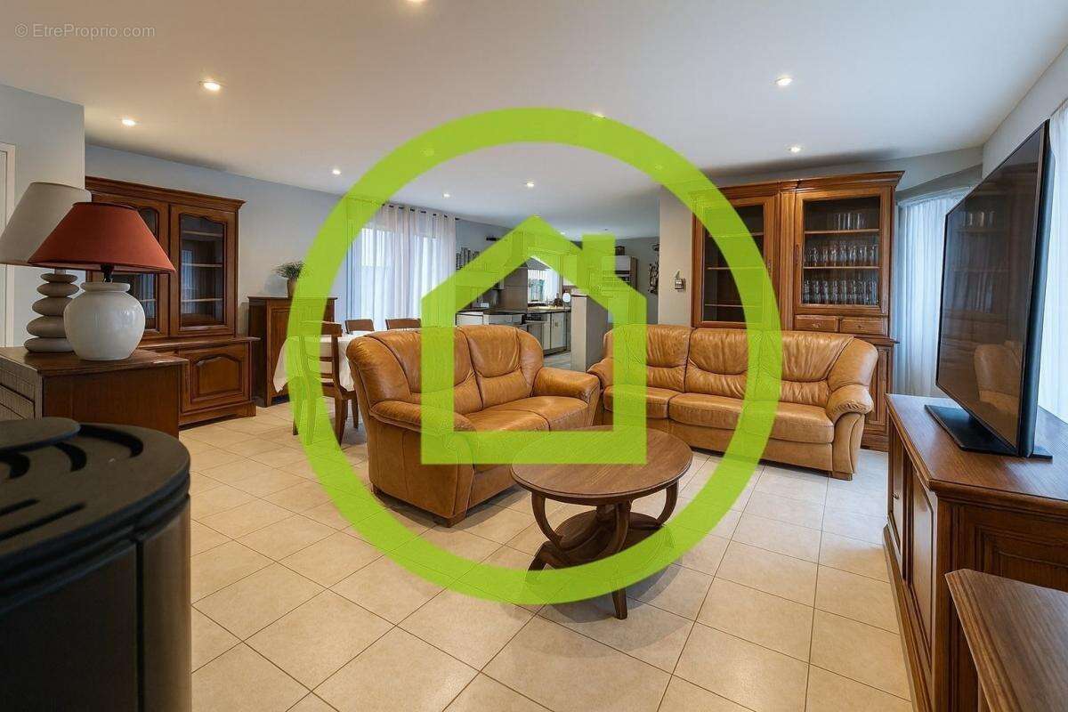 Maison à LA CHAPELLE-D&#039;ARMENTIERES