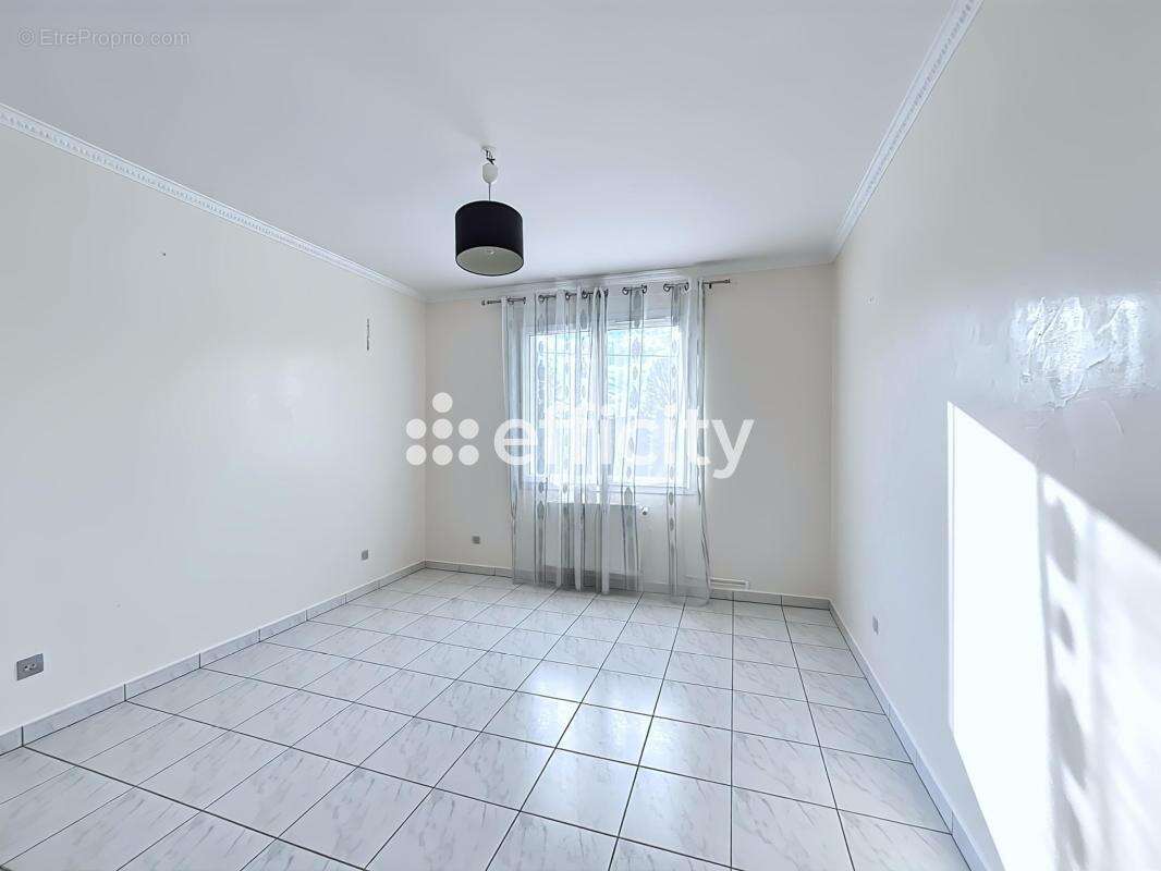 Maison à CLICHY-SOUS-BOIS