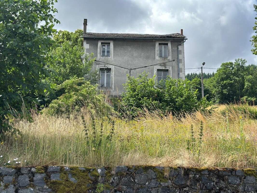 Maison à NEUSSARGUES-MOISSAC