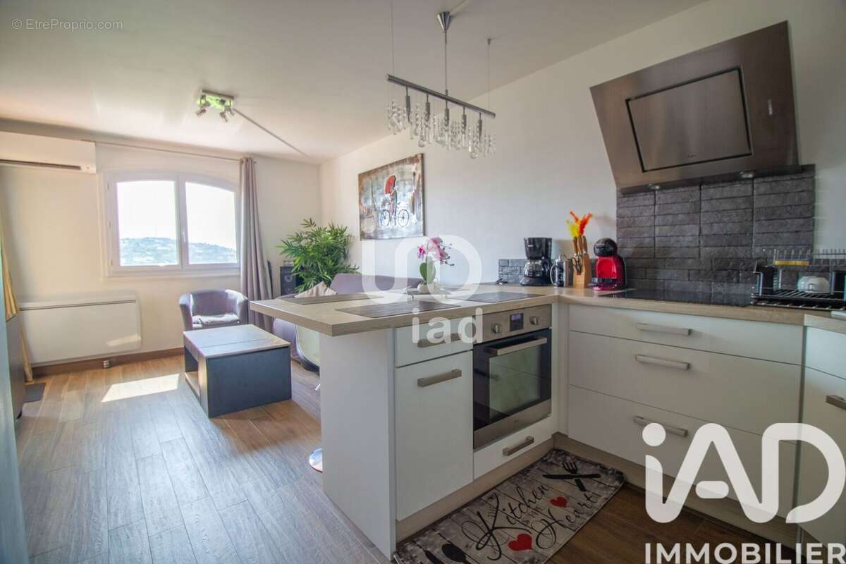 Photo 4 - Appartement à ROQUEBRUNE-SUR-ARGENS