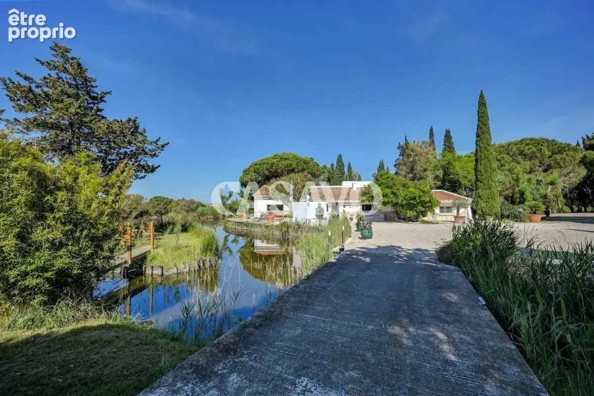 Vente Maison 8 pièces de 300m² - 13460 Saintes-Maries-de-la-Mer - photo 6