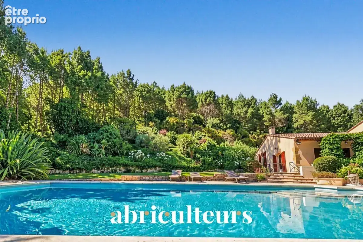 Splendide villa de 296 m² avec piscine, sauna, spa, terrain de 1,2 ha et vue exceptionnelle à Rognes (13840) - photo 6