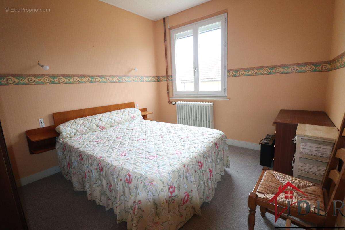 Maison à LA RIVIERE-DRUGEON