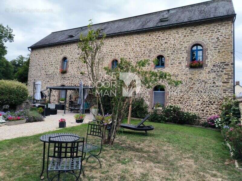 Maison à SAINT-CENERE