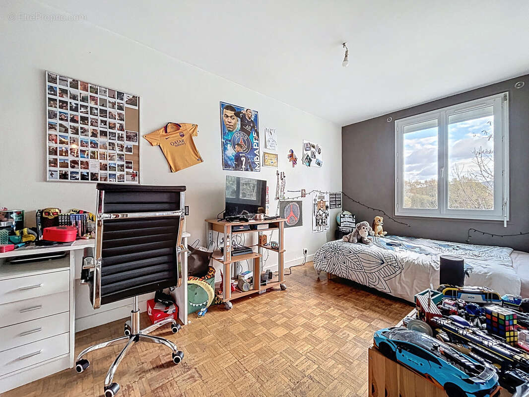 Maison à SAINT-PANTALEON-DE-LARCHE