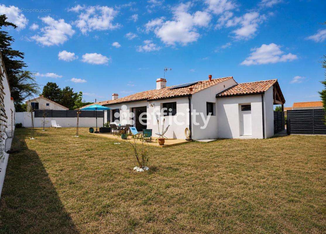 Maison 102 m² à Barbatre  - photo 2