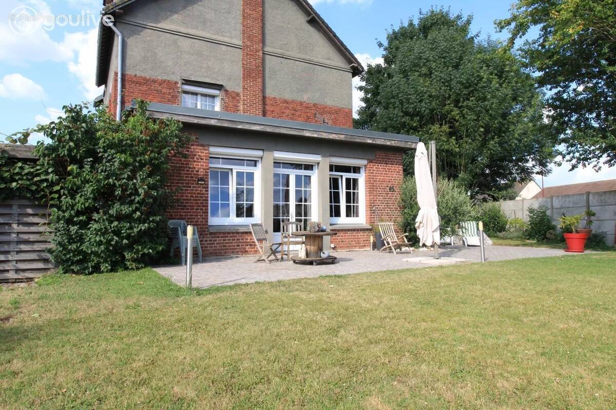 Maison d'ingénieur  de 220 m² habitable sur un beau terrain de  1154 m² - photo 3