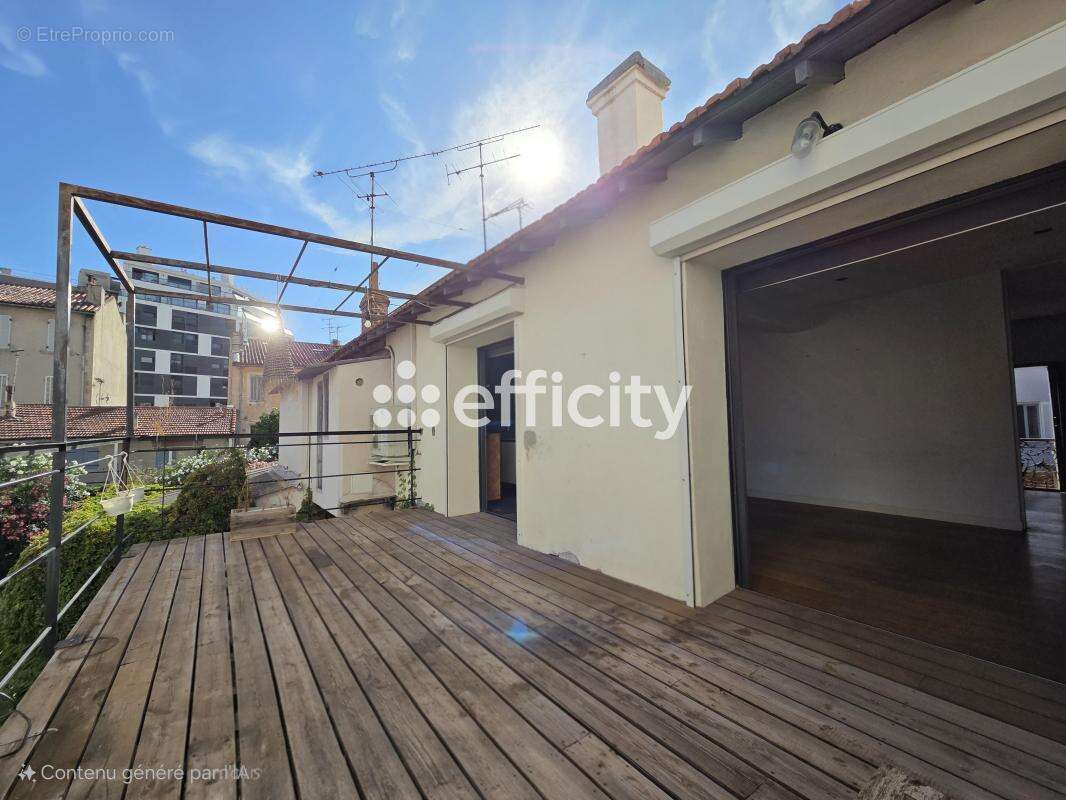 Appartement à MARSEILLE-8E