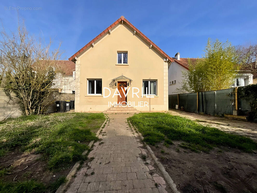 Maison à NEUVILLE-SUR-OISE