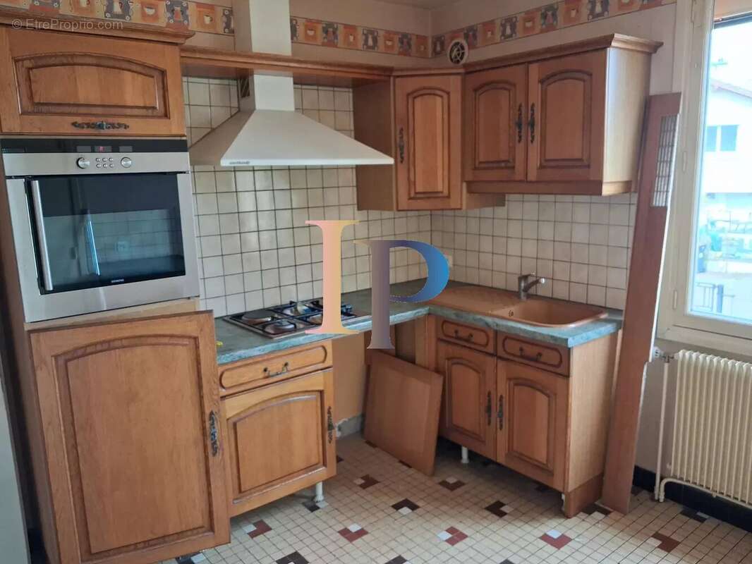 Maison à POUILLY-SOUS-CHARLIEU