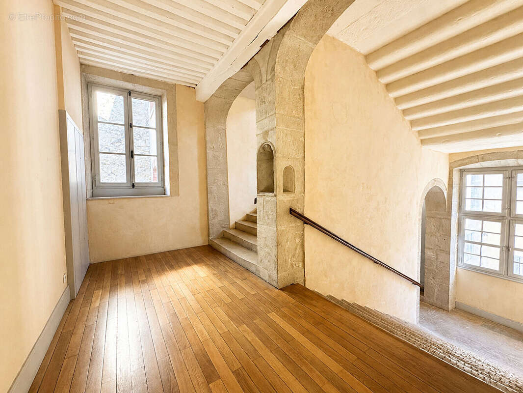 Bel appartement 2 chambres - 80 m² dans résidence sécurisée au centre-ville - photo 9
