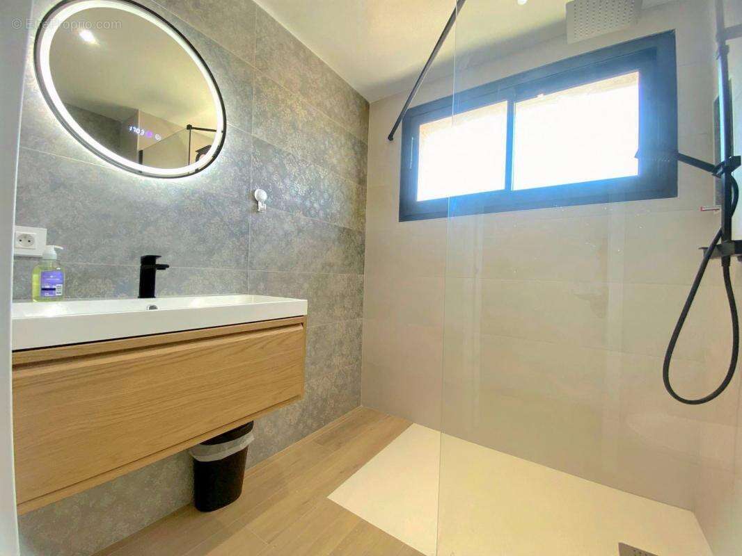 Appartement à SANARY-SUR-MER