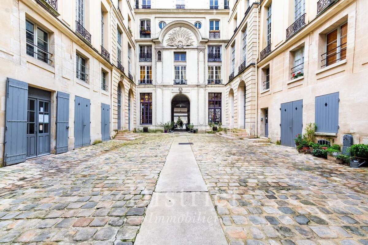 Appartement à PARIS-4E