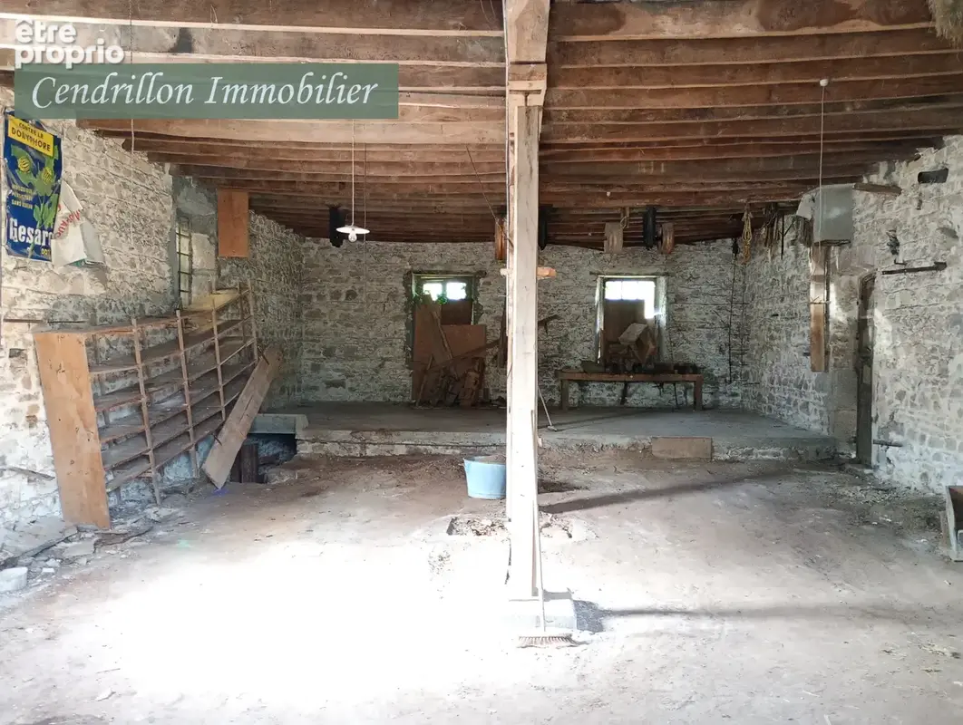 Ancien atelier de charron forgeron de 116 m2 avec sa boutique quincaillerie attenante de 56 m2 sur un terrain - photo 8