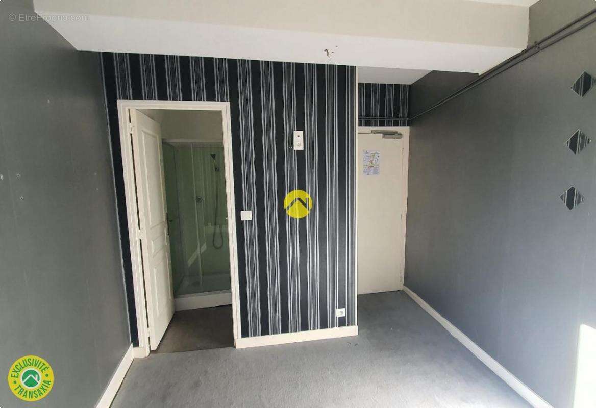 Commerce à AUZANCES