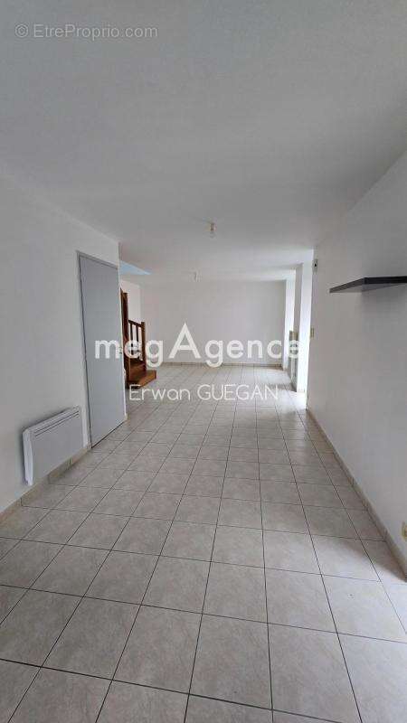 Maison de bourg avec rapport locatif - photo 2