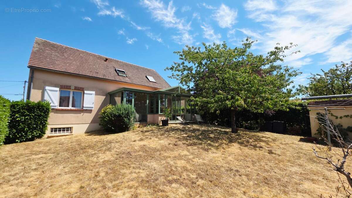 Trouy maison 7 pieces sous-sol garage jardin - photo 17