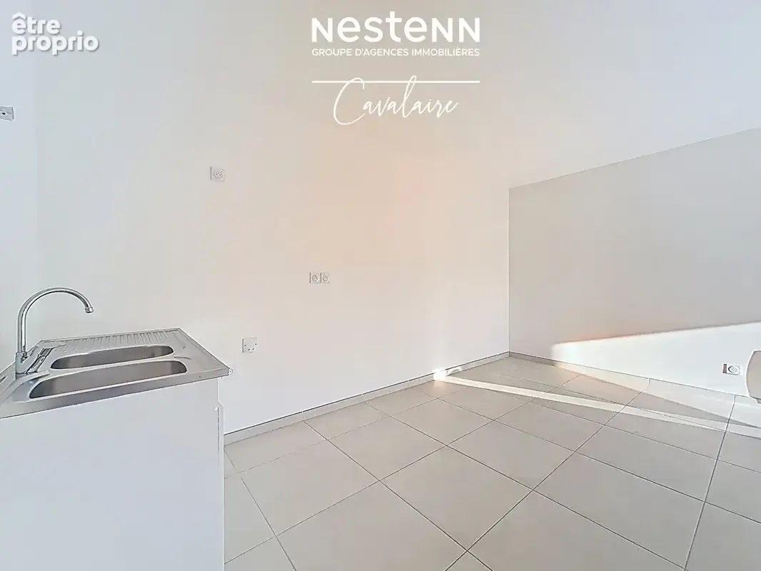 TOUT A PIED - Appartement Cavalaire-sur-Mer 4 pièce(s) 87 m2 premier et dernier étage - photo 4
