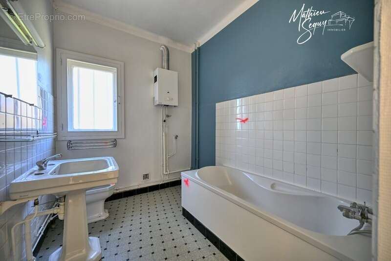 Appartement à CHARBONNIERES-LES-BAINS