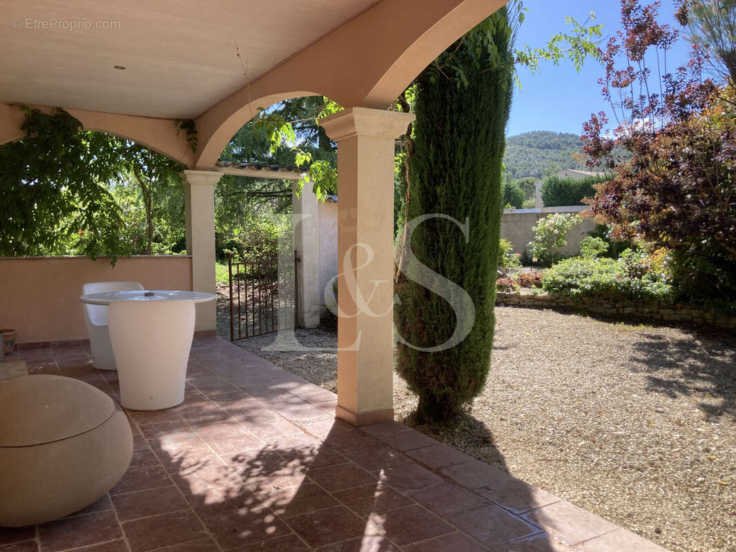 Maison à VAISON-LA-ROMAINE