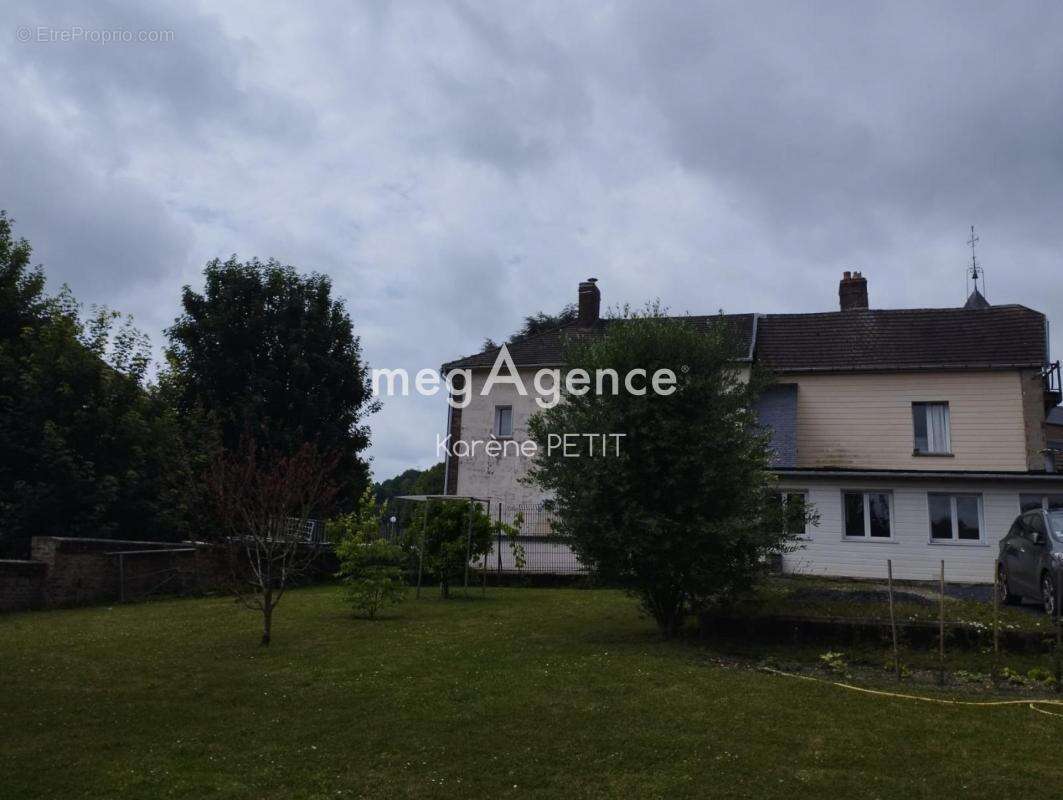 Appartement à AUNEUIL