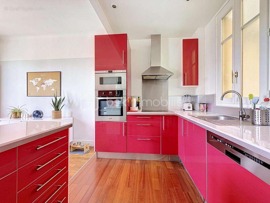 Appartement à LE MESNIL-LE-ROI