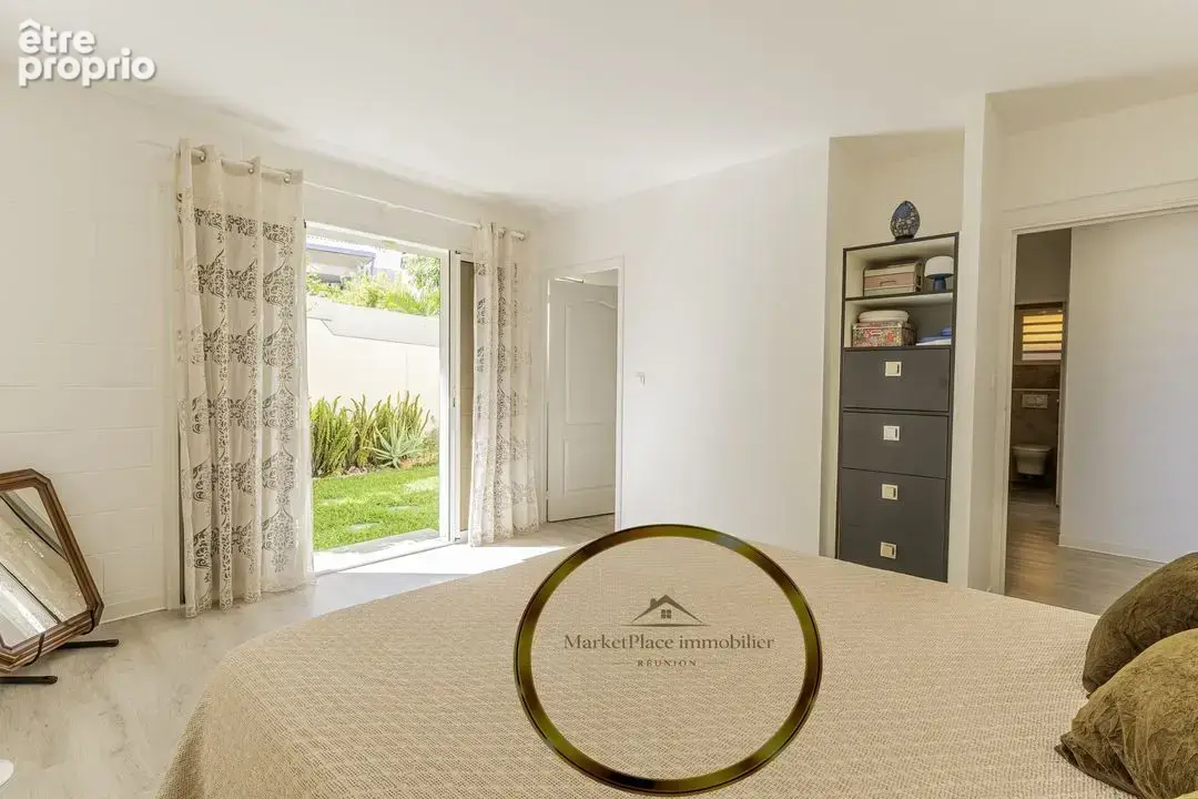 Maison 220 m² à Saint-Paul  - photo 8