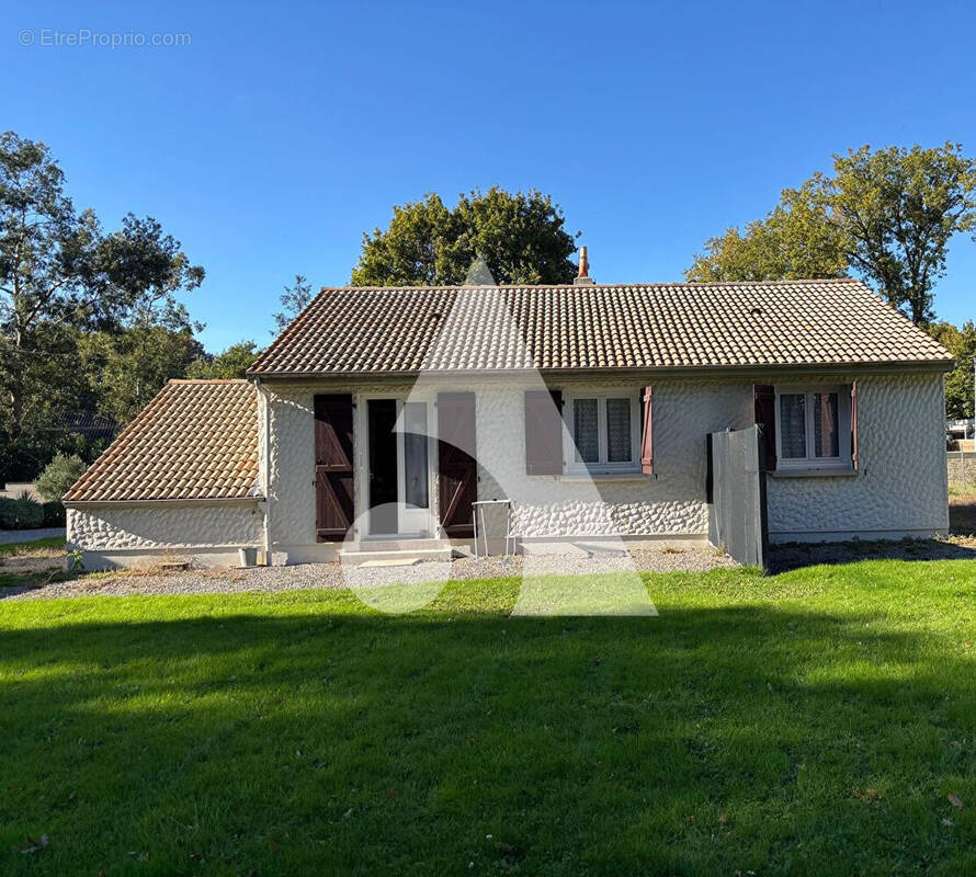Maison à LE CELLIER