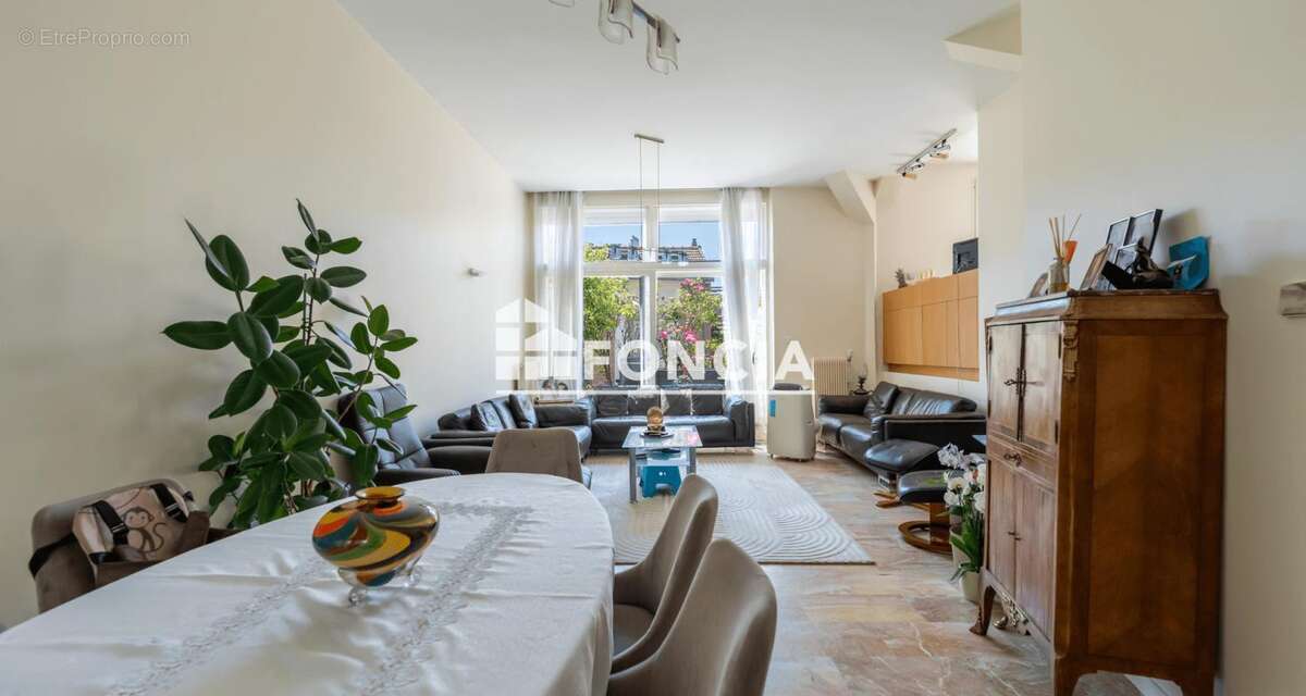 Maison à PARIS-19E