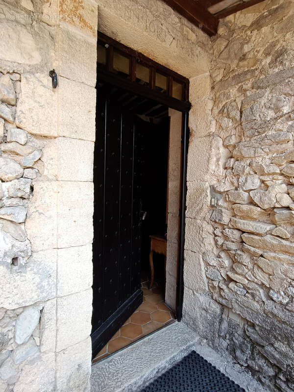 Reilhanette / propriete / ancien moulin restaure / terrain 2ha env. / vue imprenable - photo 14
