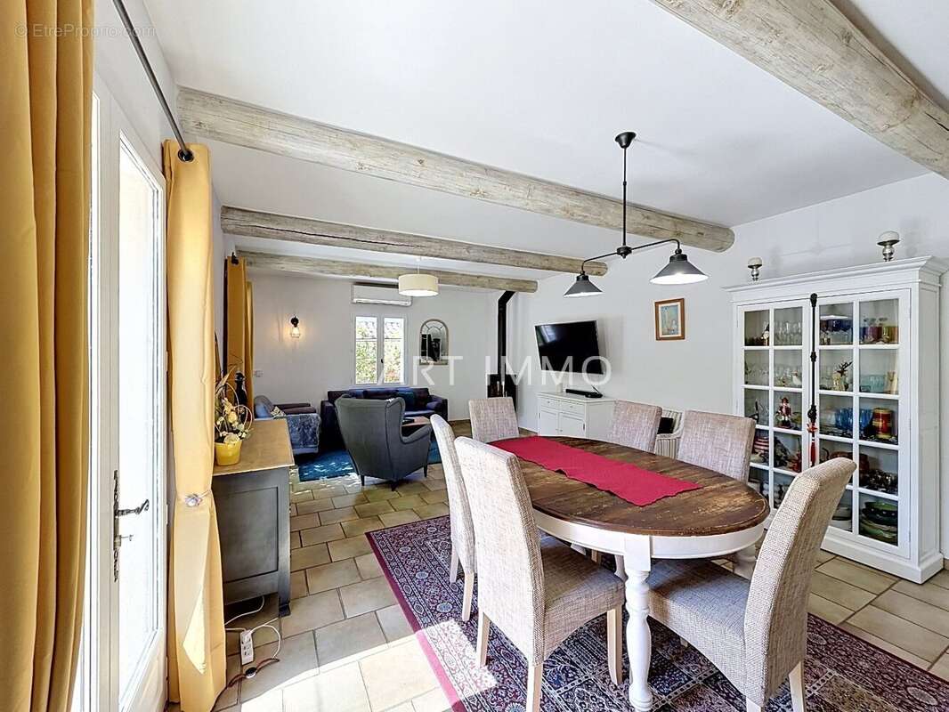 Maison à MAUBEC