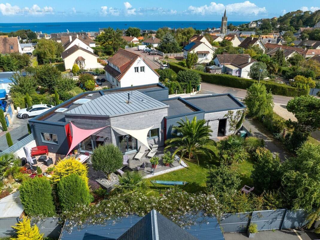 Maison à ARROMANCHES-LES-BAINS
