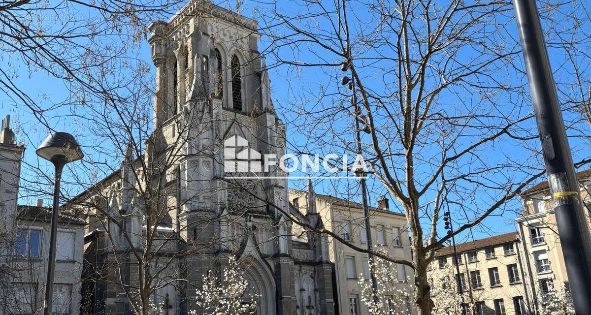 Appartement à SAINT-ETIENNE